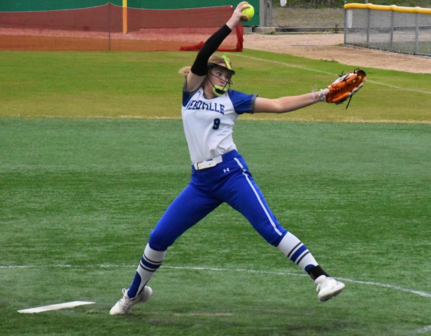 Makala_Smith_Needville_pitching