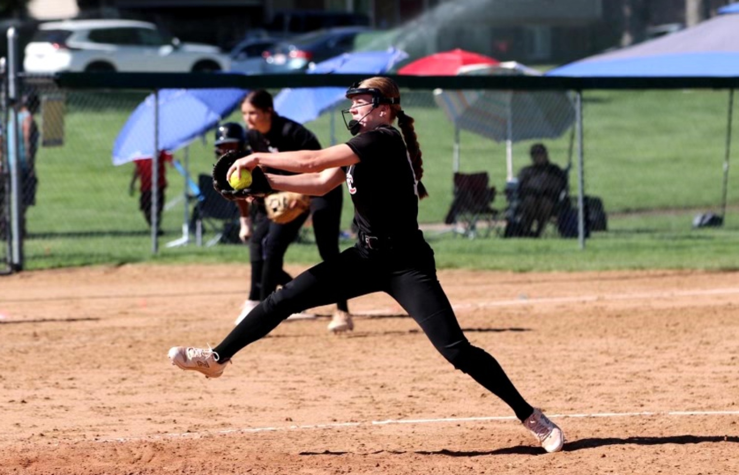 Emma_Hackler_Aces_pitching