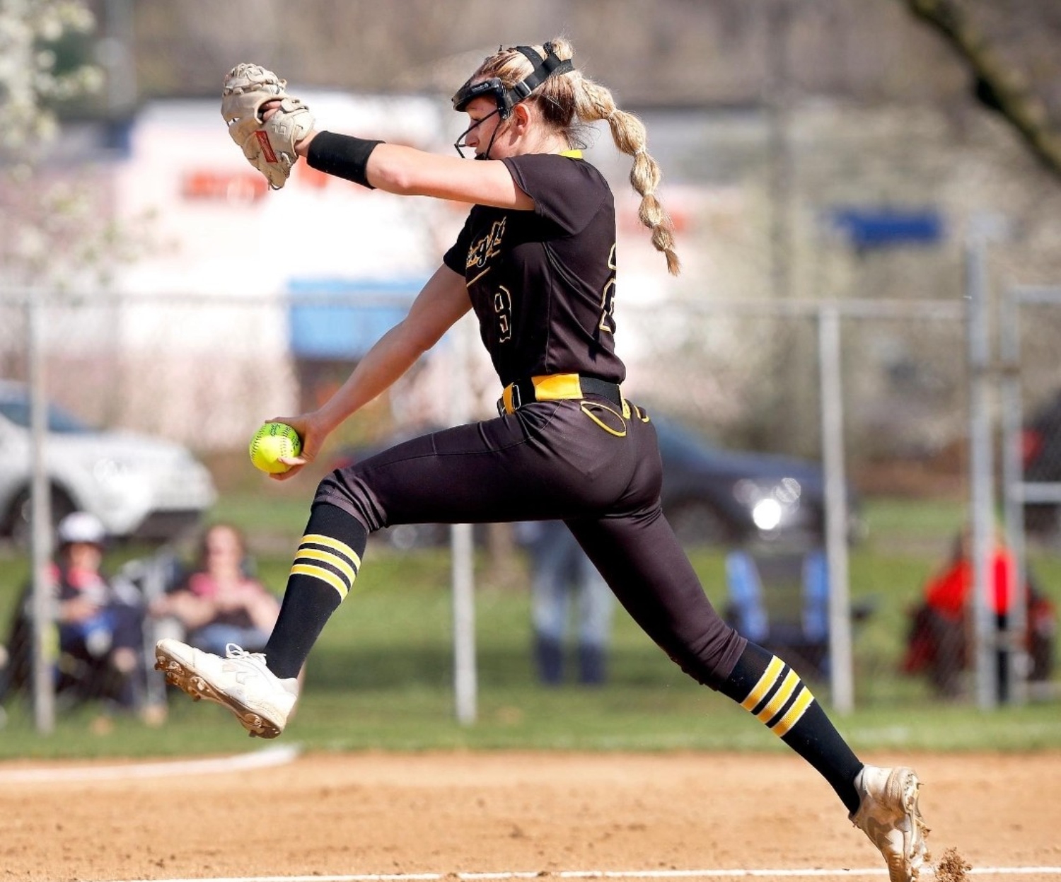 Hannah_Chipego_Lake_Lehman_black_pitching