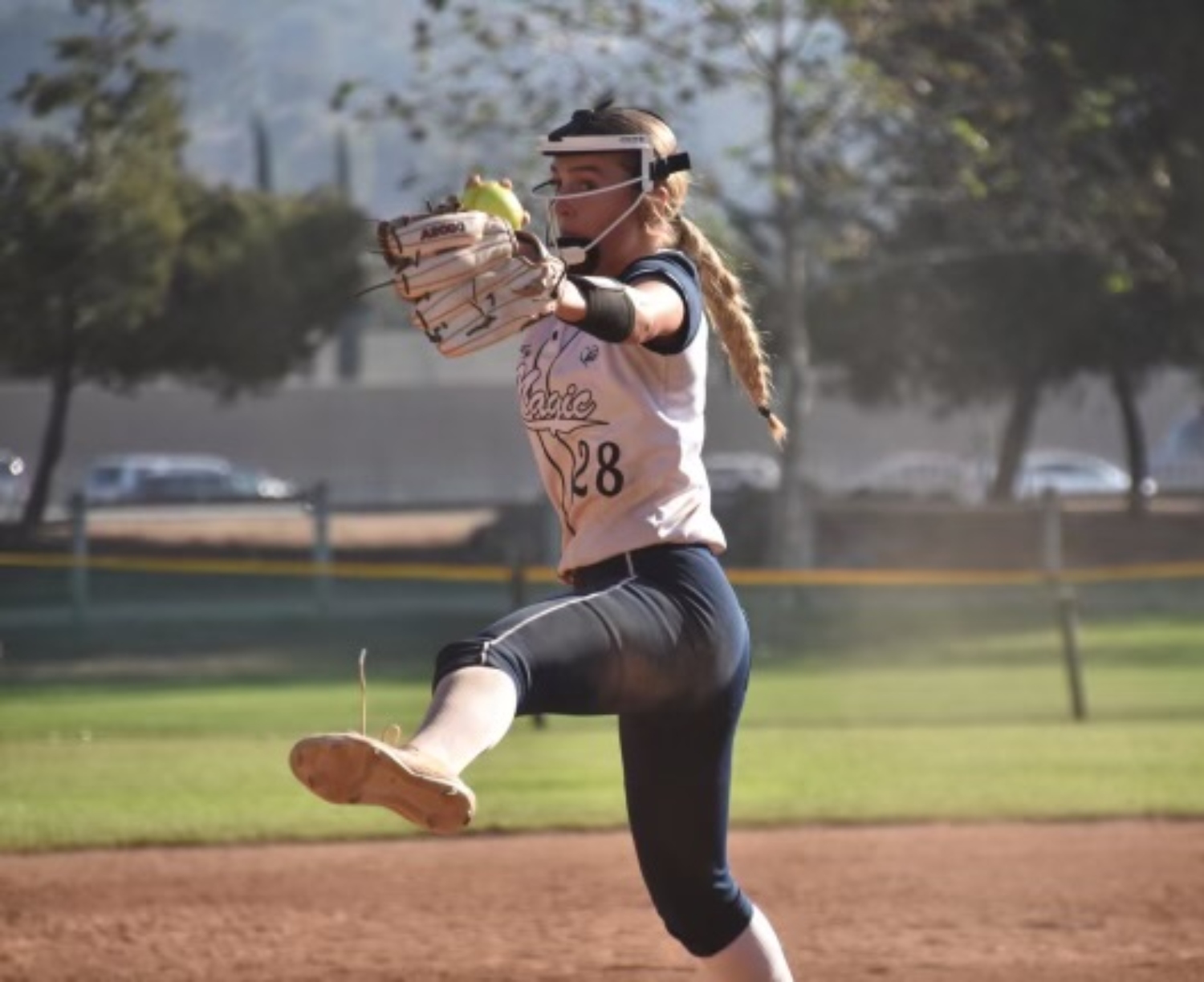 Brooklyn_Ainsworth_Lady_Magic_front_pitching