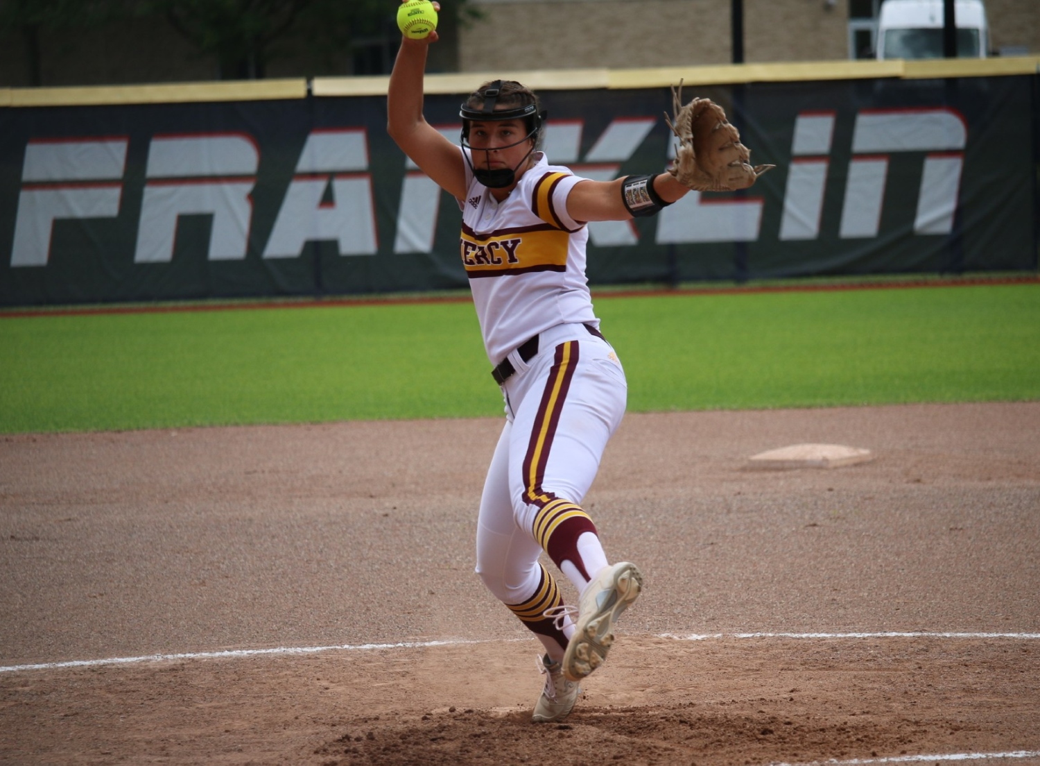 Kaitlyn_Pallozzi_Mercy_pitching (1)