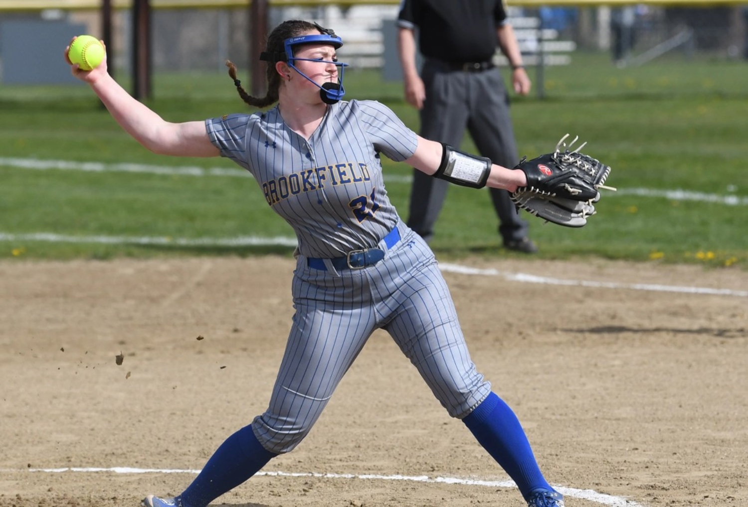 Sydney_Miller_Brookield_pitching