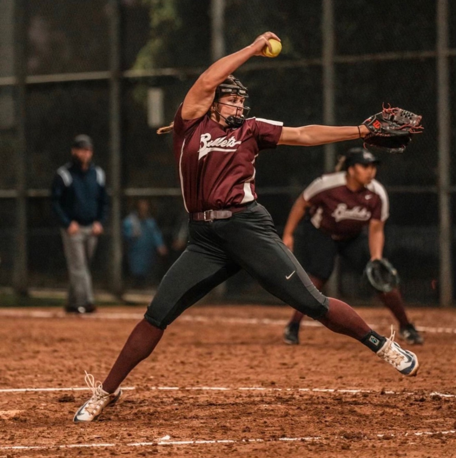 Maddie_Milhorn_NW_Bullets_pitching