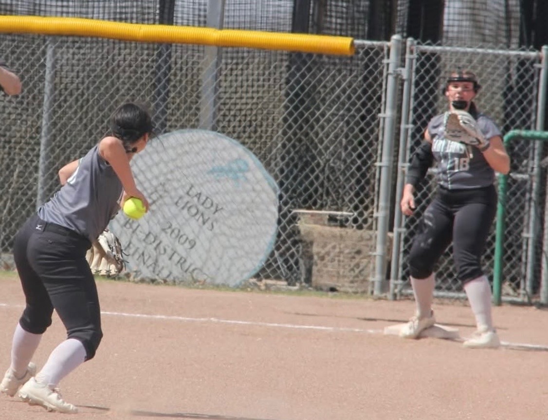 Haden Keilers makes the infield play