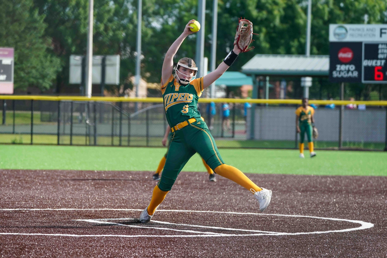 Rayelee_Johnson_Atlanta_Vipers_2012_Patterson_pitching
