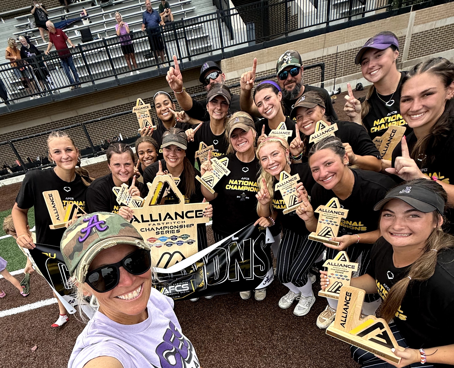 Aces_Fastpitch_Club_18U_selfie_AFCS_champs_2025 (1)