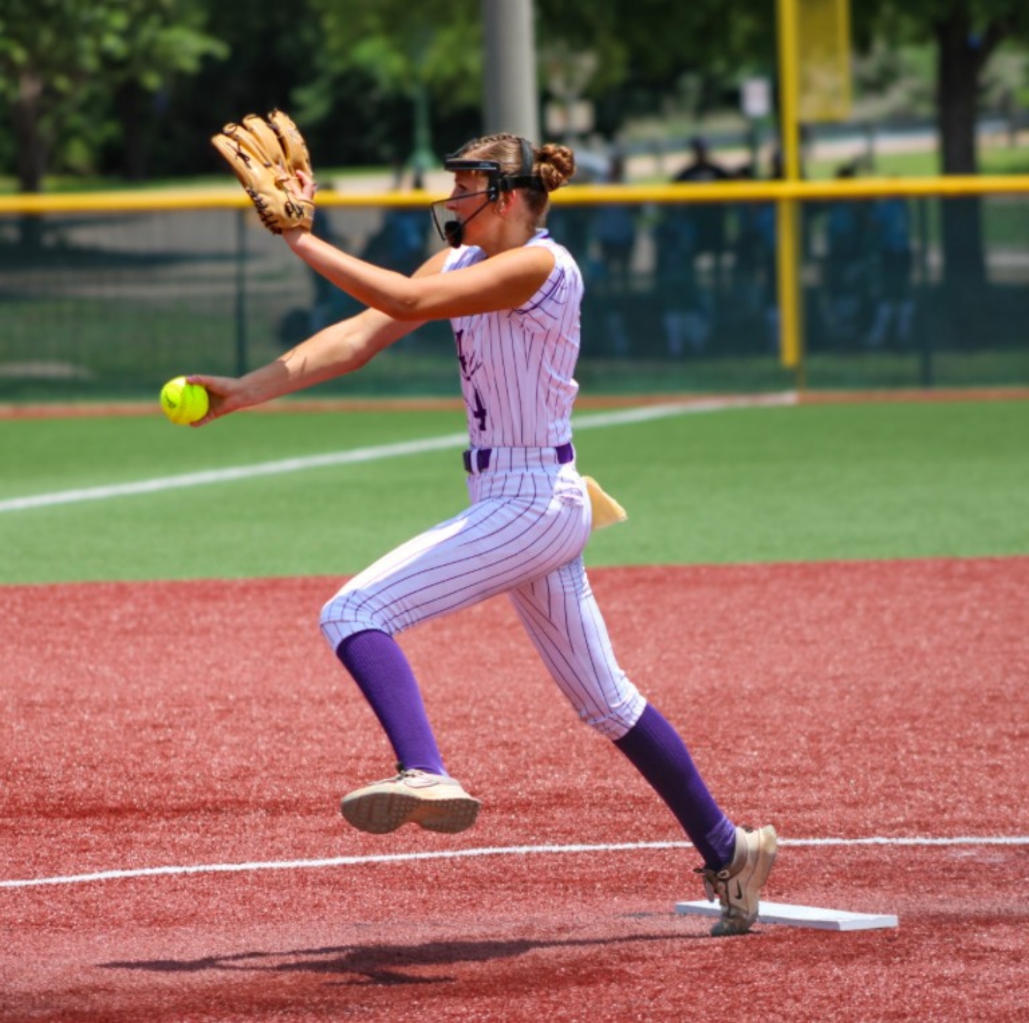 Cyarah_Dotts_Aces_pitching