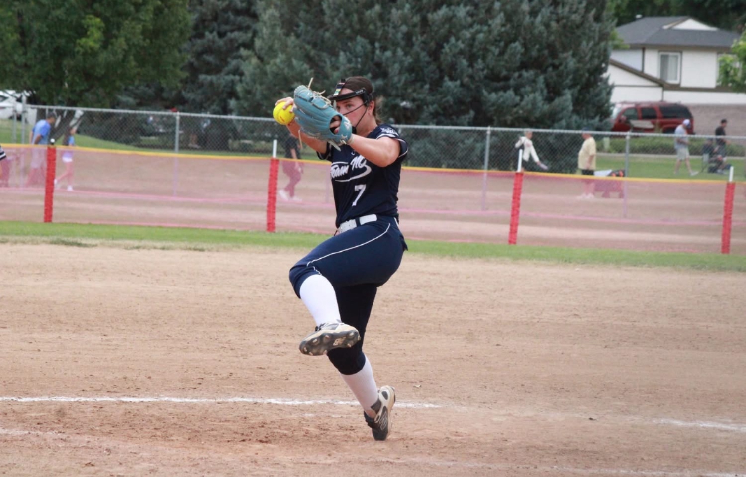 Kaylee_Hodges_Team_NC_Bowman_pitching