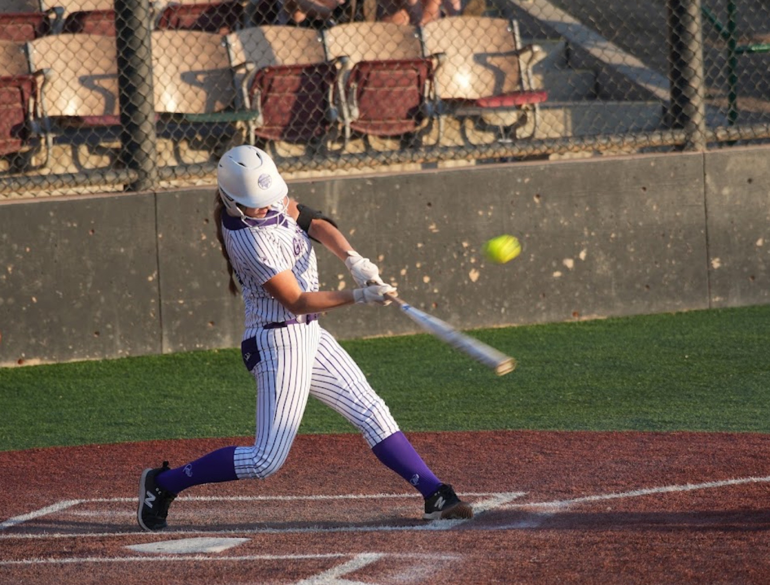 Caitlin_Mayfield_Cal_Grapettes_bat