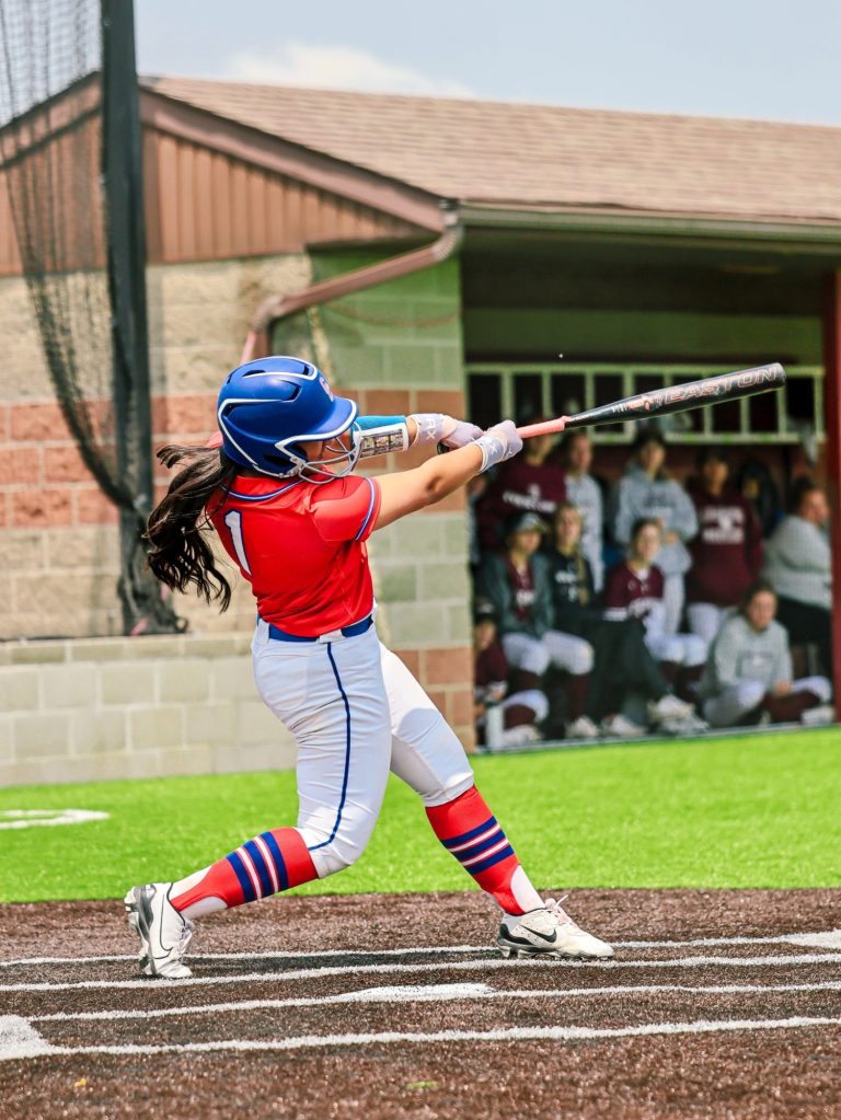 Tommi_Ewing_Grover_City_bat