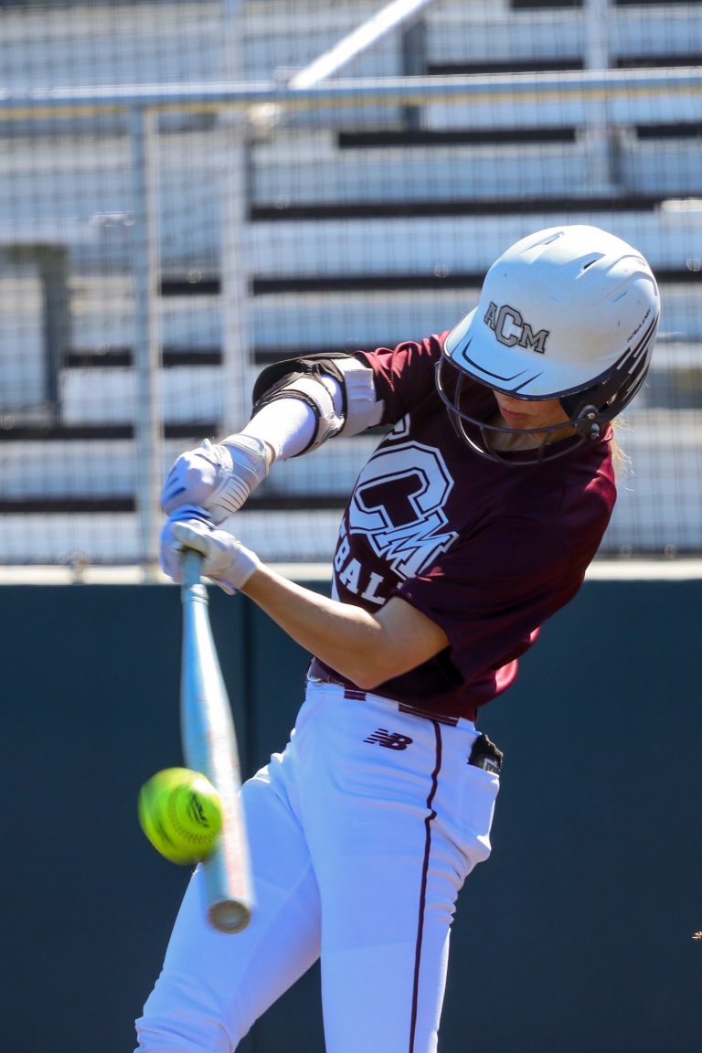 Brooklyn_Gidley_A&M_Consolidated_bat
