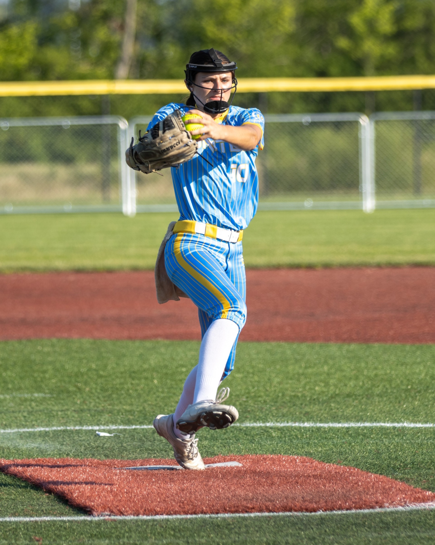 Lexi_Greene_United_Albert_pitching