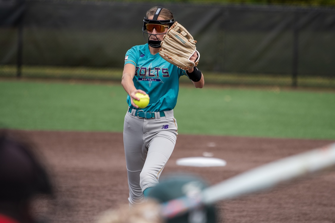ACTION - Evelyn Gregory pitching for the Birmingham Thunderbolts 2031 - Tennyson team