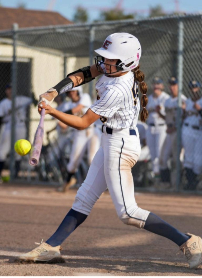 Sophie_Giles_Kings_Academy_bat