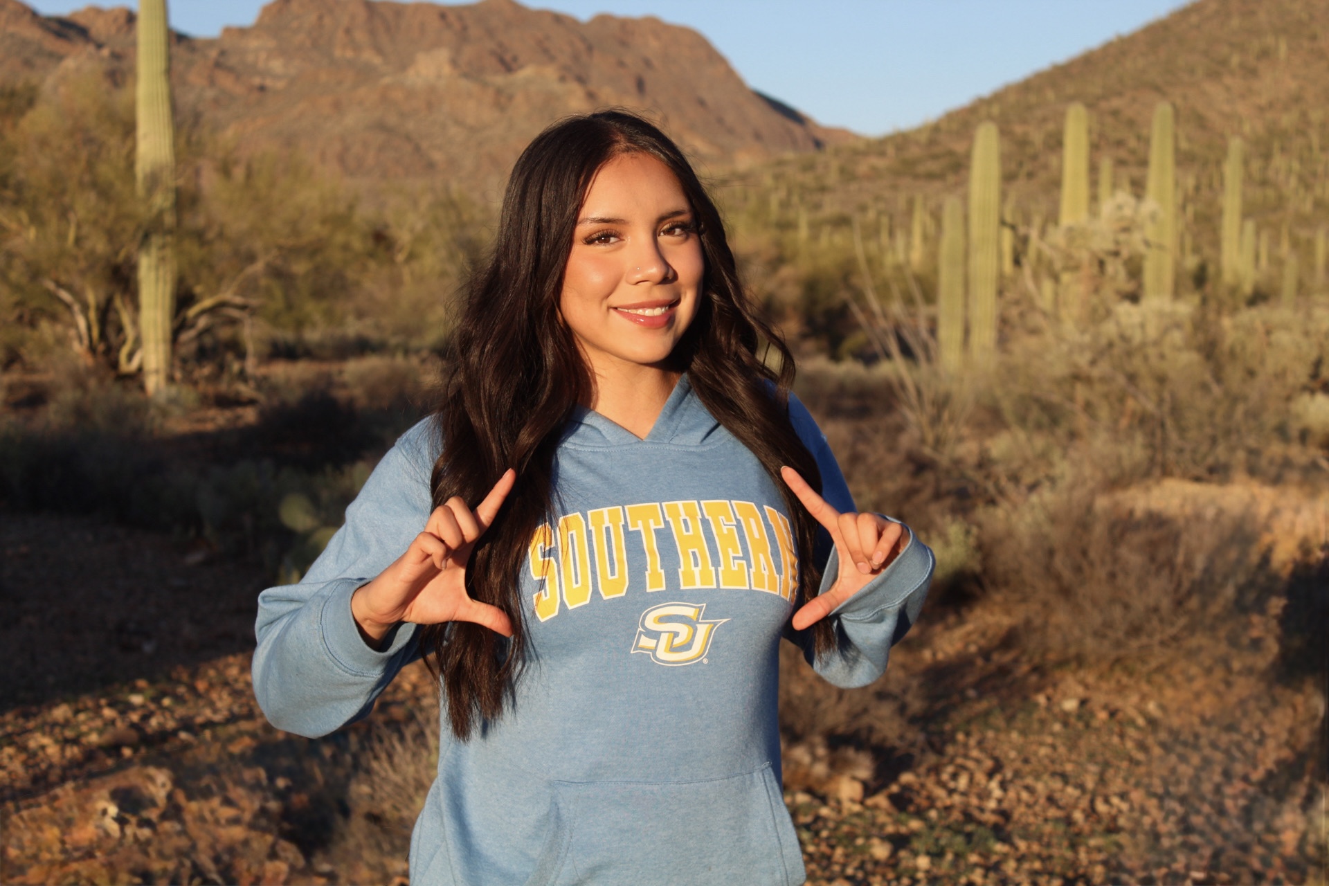 Evannie Flores is a 2027 committed to Southern University (HORIZONTAL)