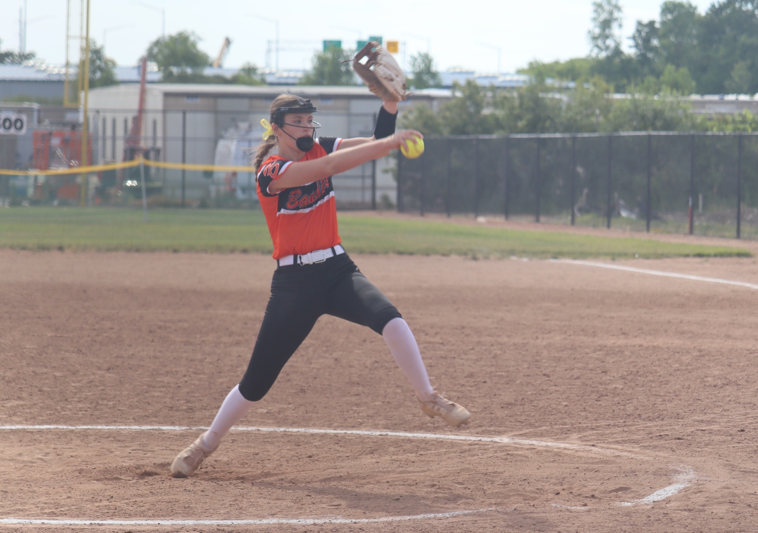 Ashlyn_Hunt_Beverly_Bandits_pitching