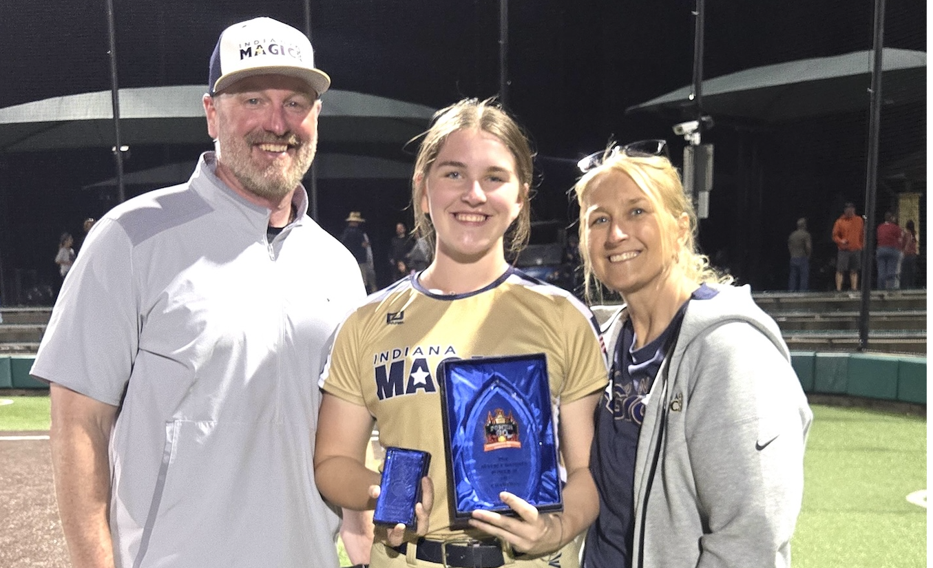 Chloe Taynor with her dad, David Taynor, and her mom, Heather Taynor after winning the PGF Super Select Bandits Power 80 Championship Game