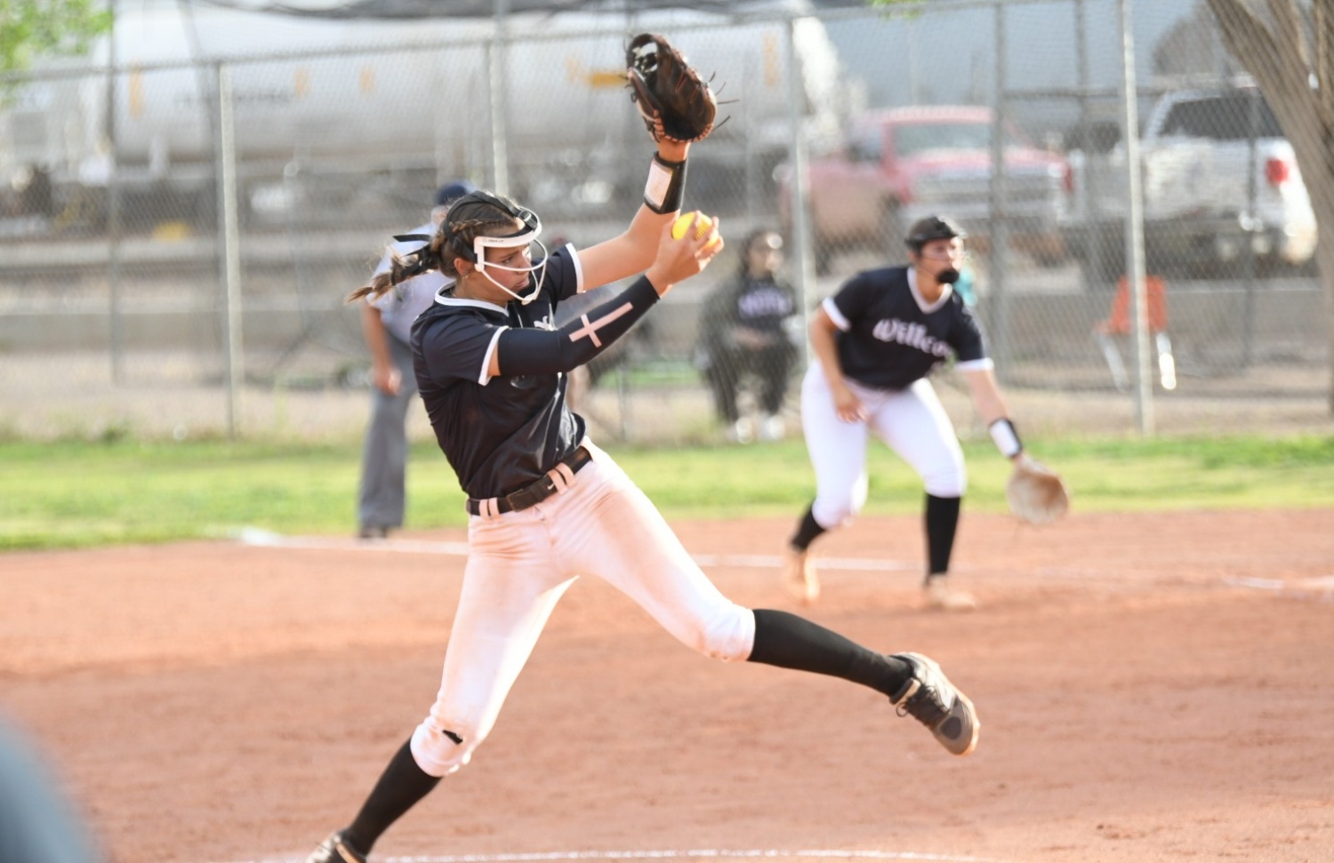 Hattie_Macumber_Willcox_pitching