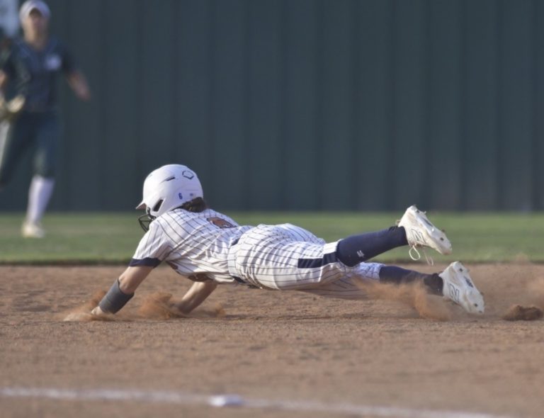 Tori_Gonzales_James_Madison_dive