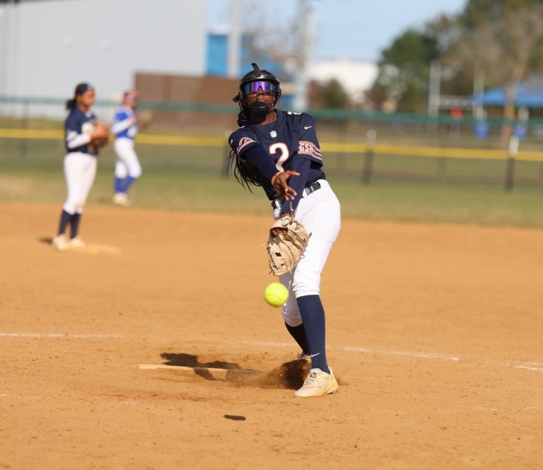 Quinn Crozier delivers the pitch for her Virginia Glory - Willemssen team