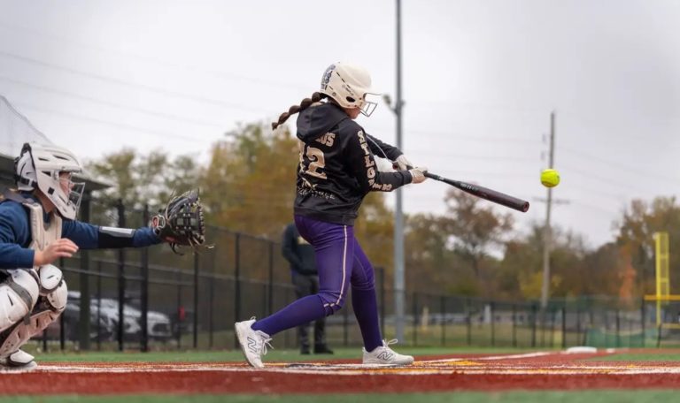 Alison_Jahrhaus_STL_Mayhem_2030_Belz_bat