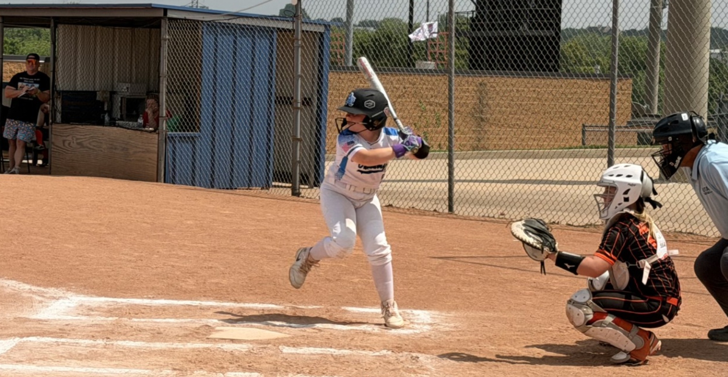 Brylee_Nichols_Oklahoma_Athletics_XV_Gold_bat