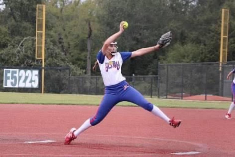 Elliot_Bekerman_Texas_Glory_pitching