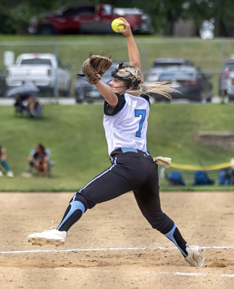 Lydia_Hammond_Illinois_Chill_Gold_pitching