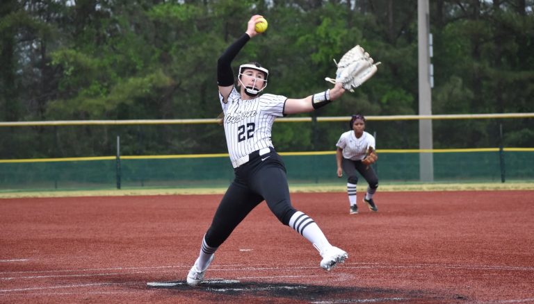 ACTION - 98 - Kate Kennedy in the circle for D1Vision