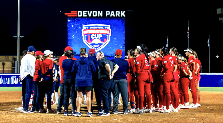 It was the Women's Elite Team vs. the Wopmen's National Team on Sunday... and the WNT beat the Elite 6-2. Photos and info courtesy of USA Softball.jpg