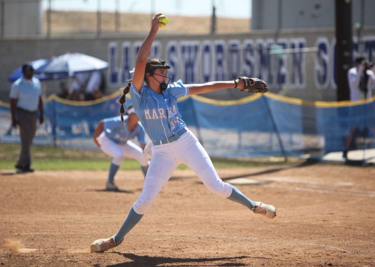 Mia_Valbuena_Marina_pitching (1)