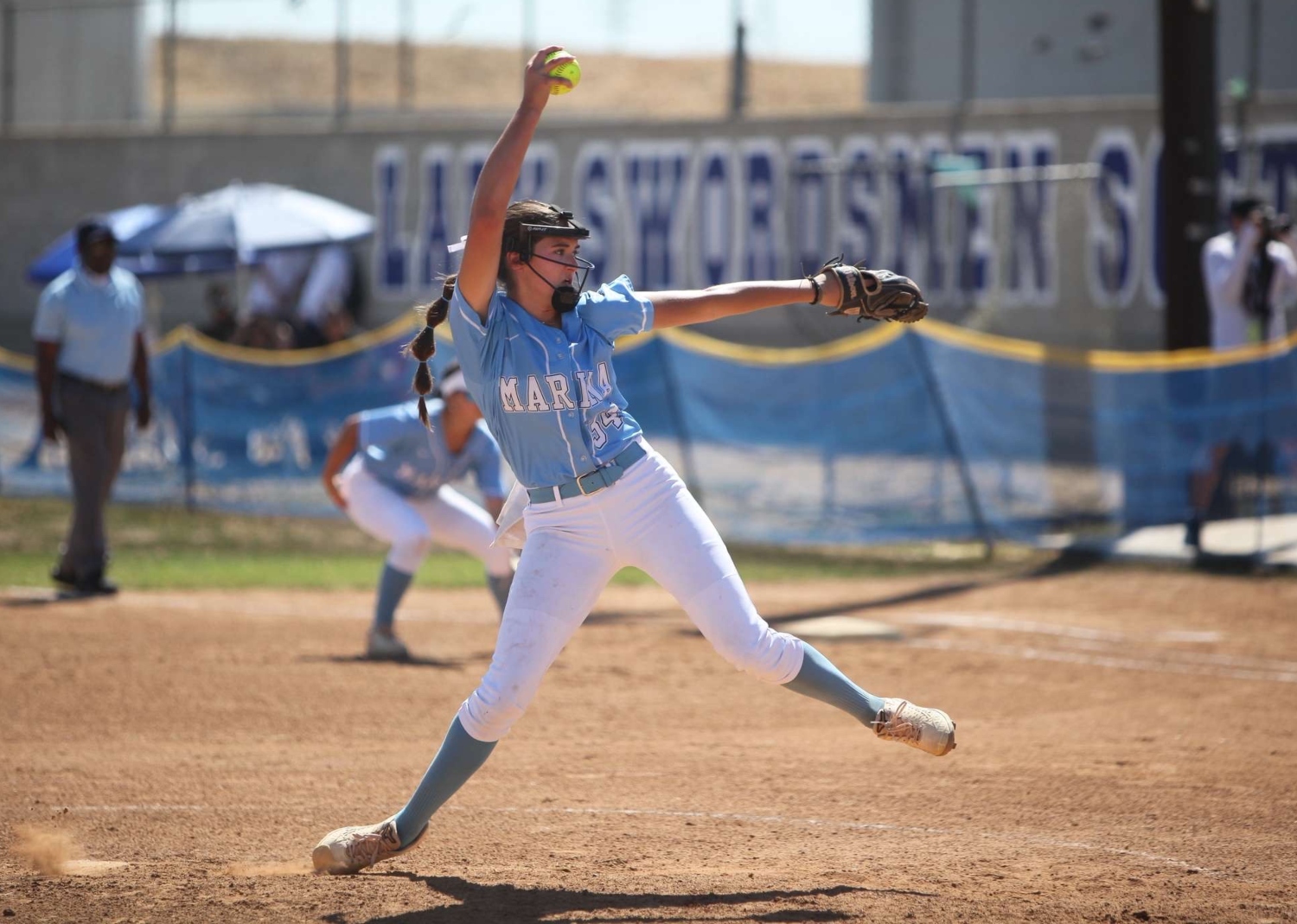 Mia_Valbuena_Marina_pitching (1)