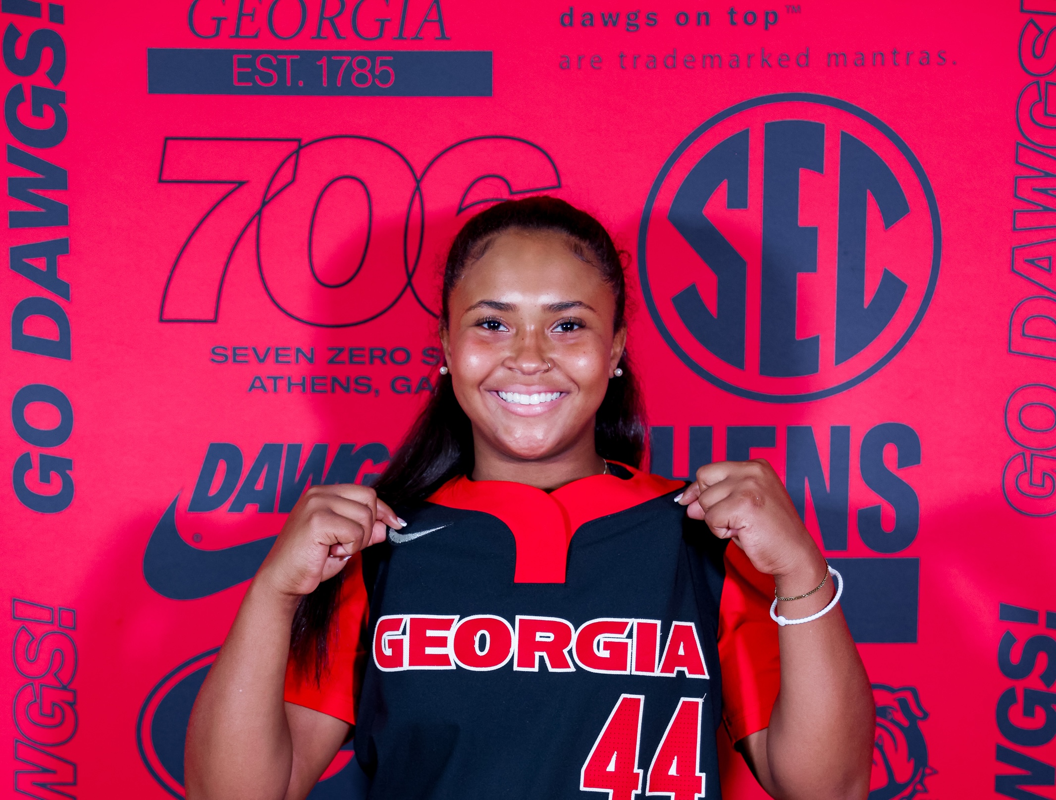 Kelsey Burden is officially a Georgia Bulldog commit after she committed on Saturday on her campus visit